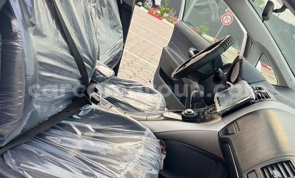 Acheter Neuf Voiture Toyota Blade Blanc à Douala, Littoral Cameroon Acheter Neuf Voiture Toyota Blade Blanc à Douala, Littoral Cameroon