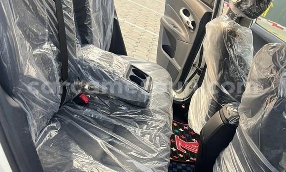 Acheter Neuf Voiture Toyota Blade Blanc à Douala, Littoral Cameroon Acheter Neuf Voiture Toyota Blade Blanc à Douala, Littoral Cameroon