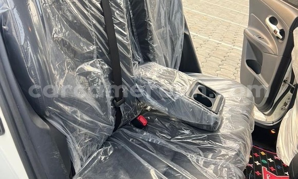 Acheter Neuf Voiture Toyota Blade Blanc à Douala, Littoral Cameroon Acheter Neuf Voiture Toyota Blade Blanc à Douala, Littoral Cameroon