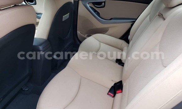 Acheter Neuf Voiture Hyundai Elantra Rouge à Douala, Littoral Cameroon Acheter Neuf Voiture Hyundai Elantra Rouge à Douala, Littoral Cameroon