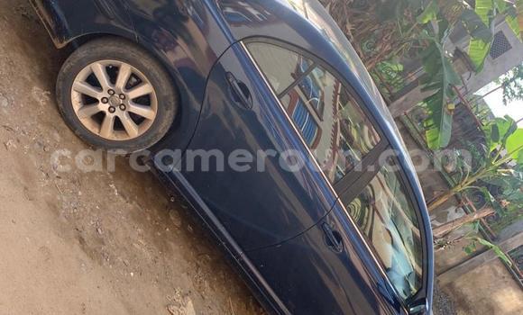 Sayi Imported Toyota Corolla Blue Mota in Douala a Ƙasar Kamaru