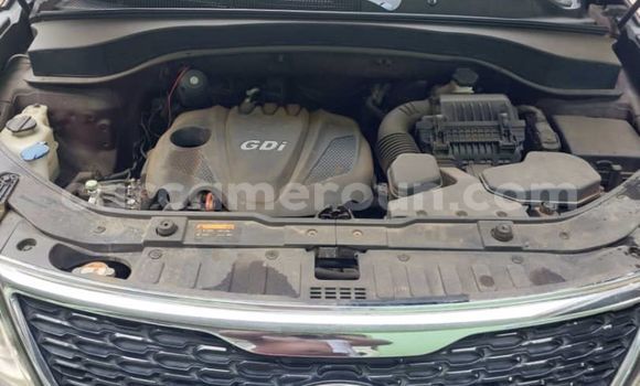 Sayi Na hannu Kia Sorento Brown Mota in Douala a Ƙasar Kamaru Sayi Na hannu Kia Sorento Brown Mota in Douala a Ƙasar Kamaru