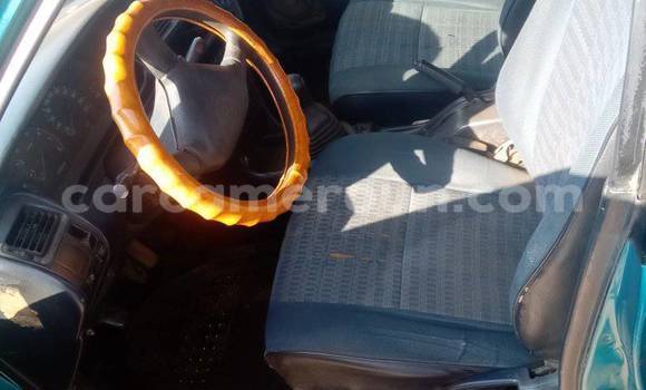 Sayi Na hannu Toyota Aqua Blue Mota in Douala a Ƙasar Kamaru Sayi Na hannu Toyota Aqua Blue Mota in Douala a Ƙasar Kamaru