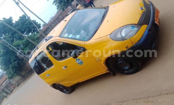 Sayi Na hannu Toyota Yaris Sauran Mota in Douala a Ƙasar Kamaru