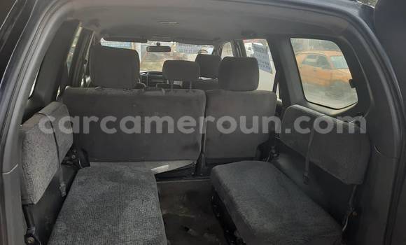 Sayi Na hannu Toyota Prado Black Mota in Douala a Ƙasar Kamaru Sayi Na hannu Toyota Prado Black Mota in Douala a Ƙasar Kamaru