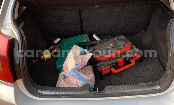 Sayi Na hannu Toyota Allex Sauran Mota in Bafoussam a West Kamaru Sayi Na hannu Toyota Allex Sauran Mota in Bafoussam a West Kamaru