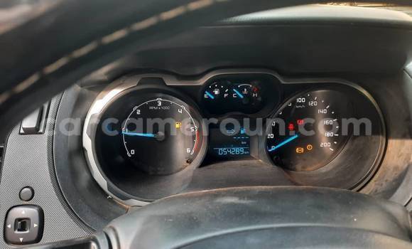 Sayi Na hannu Toyota Pickup White Mota in Yaounde a Babban Kamaru Sayi Na hannu Toyota Pickup White Mota in Yaounde a Babban Kamaru