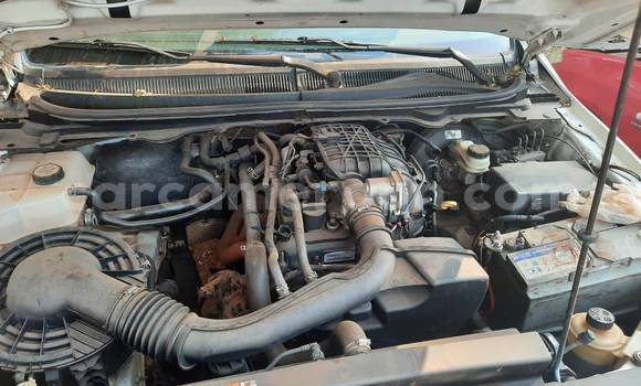 Sayi Na hannu Toyota Pickup White Mota in Yaounde a Babban Kamaru Sayi Na hannu Toyota Pickup White Mota in Yaounde a Babban Kamaru