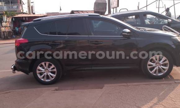 Sayi Na hannu Toyota RAV4 Black Mota in Yaounde a Babban Kamaru Sayi Na hannu Toyota RAV4 Black Mota in Yaounde a Babban Kamaru