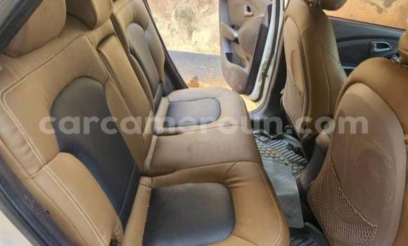 Sayi Na hannu Hyundai ix35 White Mota in Yaounde a Babban Kamaru Sayi Na hannu Hyundai ix35 White Mota in Yaounde a Babban Kamaru