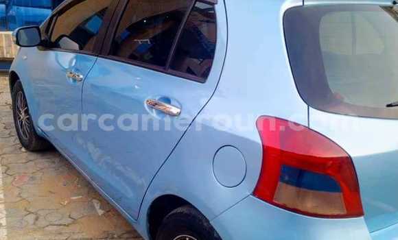 Sayi Na hannu Toyota Yaris Blue Mota in Ambam a Kamaru ta Kudu