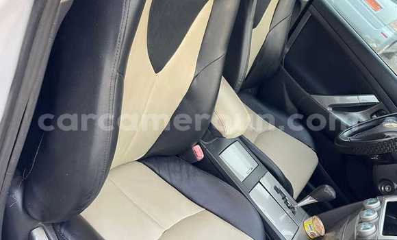 Sayi Na hannu Toyota Camry White Mota in Yaounde a Babban Kamaru Sayi Na hannu Toyota Camry White Mota in Yaounde a Babban Kamaru