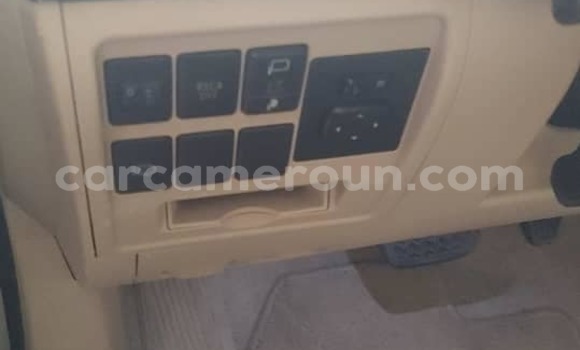 Sayi Na hannu Toyota Land Cruiser White Mota in Douala a Ƙasar Kamaru Sayi Na hannu Toyota Land Cruiser White Mota in Douala a Ƙasar Kamaru