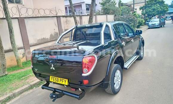 Acheter Occasion Voiture Mitsubishi L200 Noir à Yaoundé, Central Cameroon Acheter Occasion Voiture Mitsubishi L200 Noir à Yaoundé, Central Cameroon