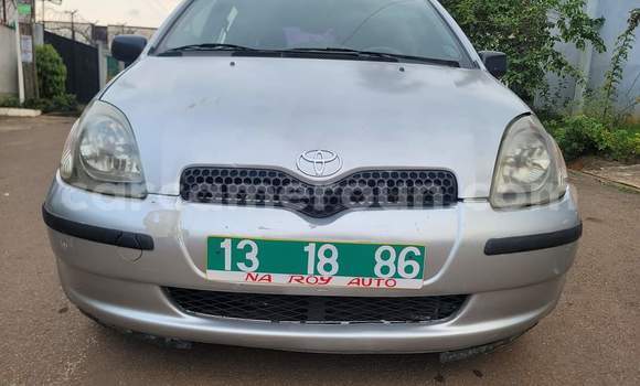 Sayi Na hannu Toyota Yaris Azurfa Mota in Yaounde a Babban Kamaru