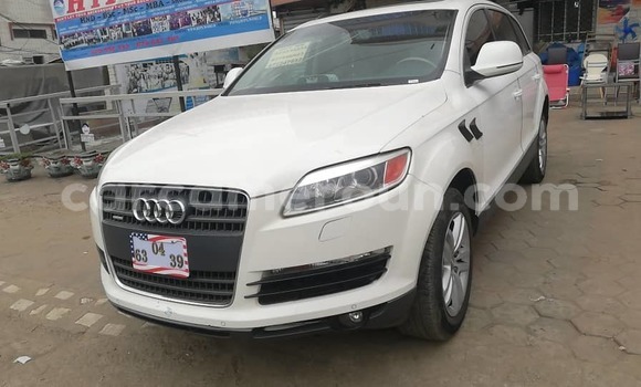 Sayi Na hannu Audi A7 White Mota in Douala a Ƙasar Kamaru