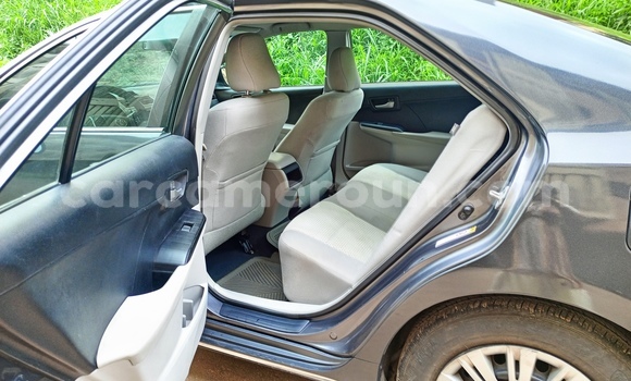 Acheter Occasion Voiture Toyota Camry Gris à Yaoundé, Central Cameroon Acheter Occasion Voiture Toyota Camry Gris à Yaoundé, Central Cameroon