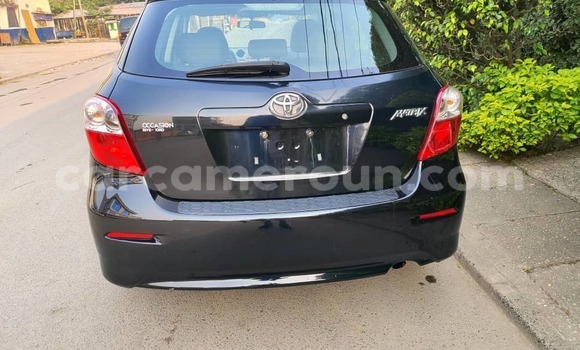 Sayi Imported Toyota Matrix Black Mota in Douala a Ƙasar Kamaru Sayi Imported Toyota Matrix Black Mota in Douala a Ƙasar Kamaru