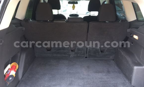 Sayi Na hannu Ford Escape Black Mota in Douala a Ƙasar Kamaru Sayi Na hannu Ford Escape Black Mota in Douala a Ƙasar Kamaru