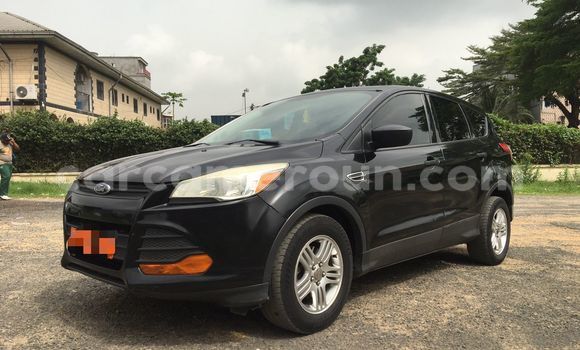 Sayi Na hannu Ford Escape Black Mota in Douala a Ƙasar Kamaru Sayi Na hannu Ford Escape Black Mota in Douala a Ƙasar Kamaru