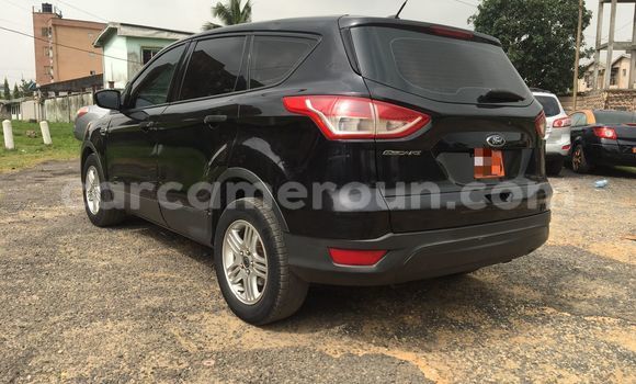Sayi Na hannu Ford Escape Black Mota in Douala a Ƙasar Kamaru Sayi Na hannu Ford Escape Black Mota in Douala a Ƙasar Kamaru