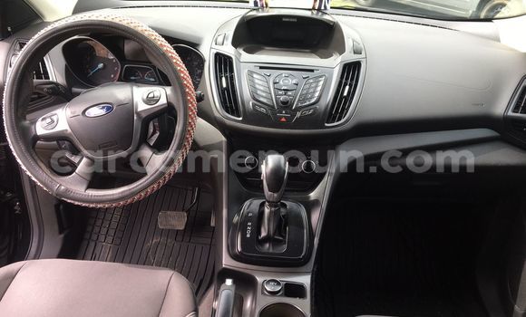 Sayi Na hannu Ford Escape Black Mota in Douala a Ƙasar Kamaru Sayi Na hannu Ford Escape Black Mota in Douala a Ƙasar Kamaru