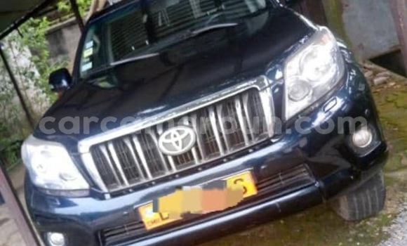 Sayi Na hannu Toyota Land Cruiser Prado Blue Mota in Douala a Ƙasar Kamaru Sayi Na hannu Toyota Land Cruiser Prado Blue Mota in Douala a Ƙasar Kamaru