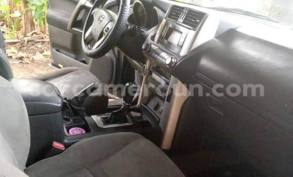 Sayi Na hannu Toyota Land Cruiser Prado Blue Mota in Douala a Ƙasar Kamaru Sayi Na hannu Toyota Land Cruiser Prado Blue Mota in Douala a Ƙasar Kamaru