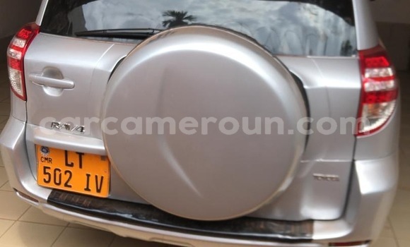 Acheter Occasion Voiture Toyota RAV4 Gris à Yaoundé, Central Cameroon Acheter Occasion Voiture Toyota RAV4 Gris à Yaoundé, Central Cameroon