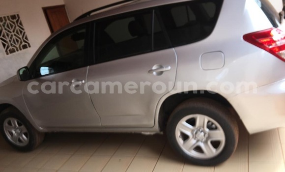 Acheter Occasion Voiture Toyota RAV4 Gris à Yaoundé, Central Cameroon Acheter Occasion Voiture Toyota RAV4 Gris à Yaoundé, Central Cameroon