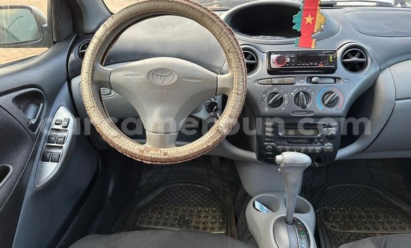 Acheter Occasion Voiture Toyota Yaris Gris à Yaoundé, Central Cameroon Acheter Occasion Voiture Toyota Yaris Gris à Yaoundé, Central Cameroon