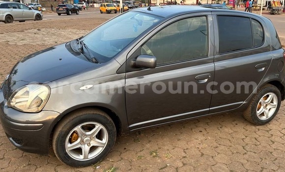 Acheter Occasion Voiture Toyota Yaris Gris à Yaoundé, Central Cameroon Acheter Occasion Voiture Toyota Yaris Gris à Yaoundé, Central Cameroon