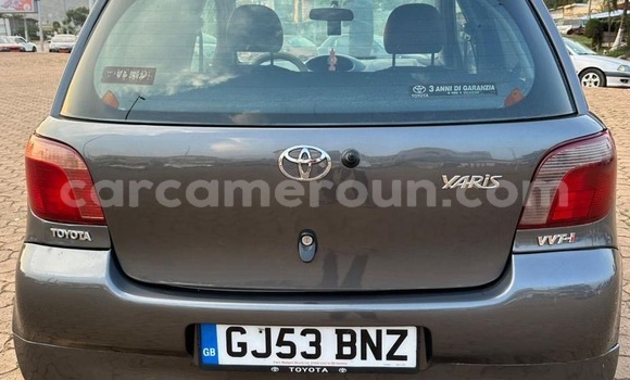 Acheter Occasion Voiture Toyota Yaris Gris à Yaoundé, Central Cameroon Acheter Occasion Voiture Toyota Yaris Gris à Yaoundé, Central Cameroon