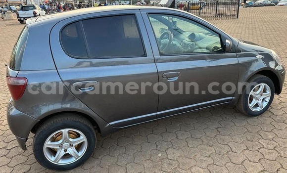 Acheter Occasion Voiture Toyota Yaris Gris à Yaoundé, Central Cameroon Acheter Occasion Voiture Toyota Yaris Gris à Yaoundé, Central Cameroon