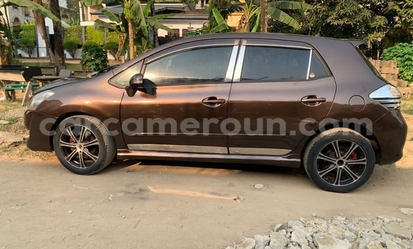 Sayi Na hannu Toyota Blade Brown Mota in Douala a Ƙasar Kamaru Sayi Na hannu Toyota Blade Brown Mota in Douala a Ƙasar Kamaru
