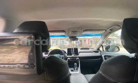 Acheter Occasion Voiture Toyota RAV4 Noir à Douala, Littoral Cameroon Acheter Occasion Voiture Toyota RAV4 Noir à Douala, Littoral Cameroon