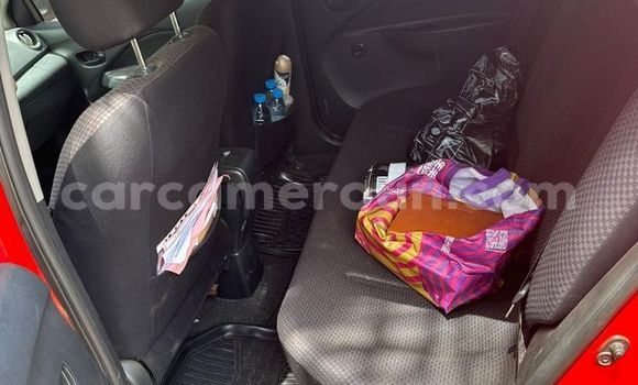 Sayi Na hannu Toyota Yaris Red Mota in Yaounde a Babban Kamaru Sayi Na hannu Toyota Yaris Red Mota in Yaounde a Babban Kamaru