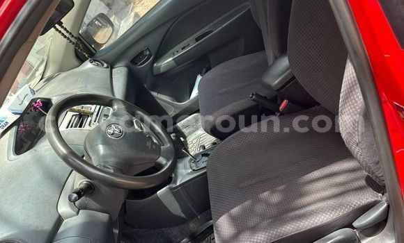 Sayi Na hannu Toyota Yaris Red Mota in Yaounde a Babban Kamaru Sayi Na hannu Toyota Yaris Red Mota in Yaounde a Babban Kamaru