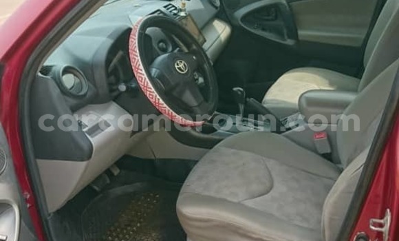 Acheter Occasion Voiture Toyota RAV4 Rouge à Yaoundé, Central Cameroon Acheter Occasion Voiture Toyota RAV4 Rouge à Yaoundé, Central Cameroon