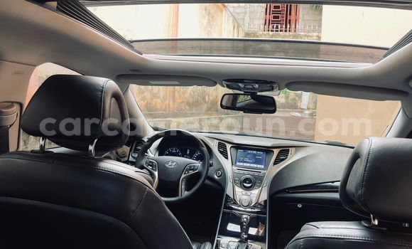 Acheter Occasion Voiture Hyundai Grandeur Noir à Yaoundé, Central Cameroon Acheter Occasion Voiture Hyundai Grandeur Noir à Yaoundé, Central Cameroon