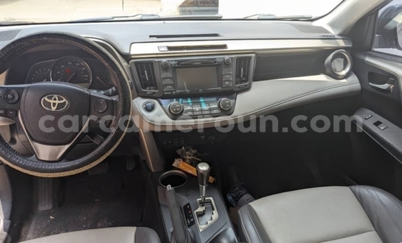 Acheter Occasion Voiture Toyota RAV4 Gris à Yaoundé, Central Cameroon Acheter Occasion Voiture Toyota RAV4 Gris à Yaoundé, Central Cameroon