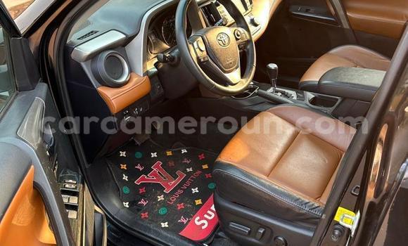 Sayi Na hannu Toyota RAV4 Black Mota in Yaounde a Babban Kamaru Sayi Na hannu Toyota RAV4 Black Mota in Yaounde a Babban Kamaru