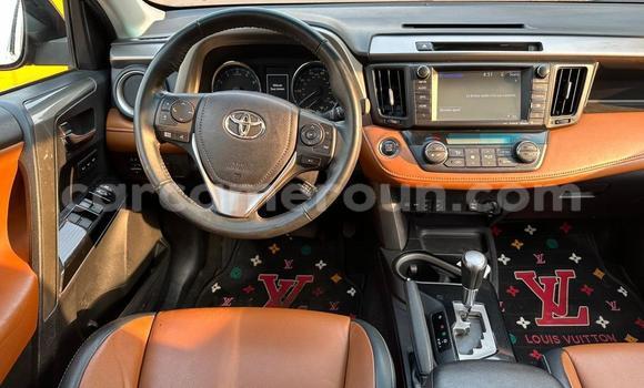 Sayi Na hannu Toyota RAV4 Black Mota in Yaounde a Babban Kamaru Sayi Na hannu Toyota RAV4 Black Mota in Yaounde a Babban Kamaru