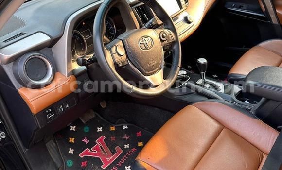 Sayi Na hannu Toyota RAV4 Black Mota in Yaounde a Babban Kamaru Sayi Na hannu Toyota RAV4 Black Mota in Yaounde a Babban Kamaru
