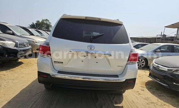 Buy Used Toyota Highlander White Car in Douala in Littoral Cameroon Buy Used Toyota Highlander White Car in Douala in Littoral Cameroon