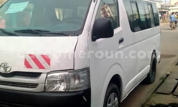 Sayi Na hannu Toyota Hiace White Mota in Douala a Ƙasar Kamaru Sayi Na hannu Toyota Hiace White Mota in Douala a Ƙasar Kamaru