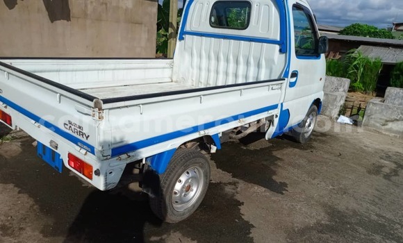 Sayi Na hannu Suzuki Carry White Mota in Douala a Ƙasar Kamaru Sayi Na hannu Suzuki Carry White Mota in Douala a Ƙasar Kamaru