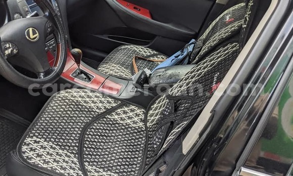 Sayi Na hannu Lexus ES Black Mota in Douala a Ƙasar Kamaru Sayi Na hannu Lexus ES Black Mota in Douala a Ƙasar Kamaru