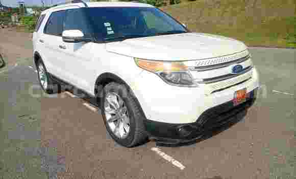 Acheter Occasion Voiture Ford Explorer Blanc à Douala, Littoral Cameroon Acheter Occasion Voiture Ford Explorer Blanc à Douala, Littoral Cameroon