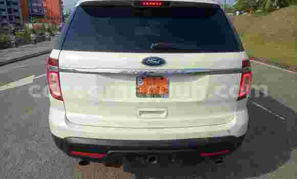 Acheter Occasion Voiture Ford Explorer Blanc à Douala, Littoral Cameroon Acheter Occasion Voiture Ford Explorer Blanc à Douala, Littoral Cameroon